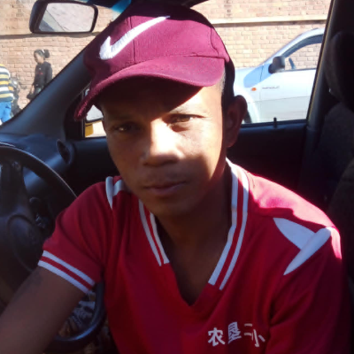 Taxi Finder Madagascar, Chauffeur RAZAFIMAHATRATRA Velontsoa Bienvenue, 6784 FE