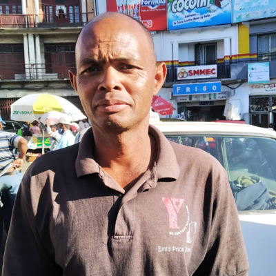 Taxi Finder Madagascar, Chauffeur Jean Aurélio, 4964 TP