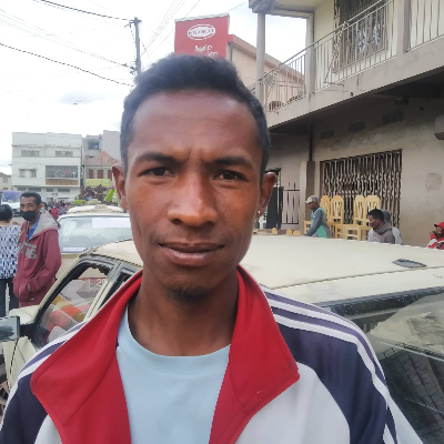 Taxi Finder Madagascar, Chauffeur RAKOTONDRAVELO Hajaniaina, 8039 TAE