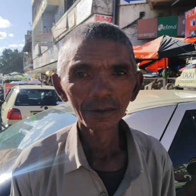 Taxi Finder Madagascar, Chauffeur RADAOROBININA Frédéric, 3304 TS