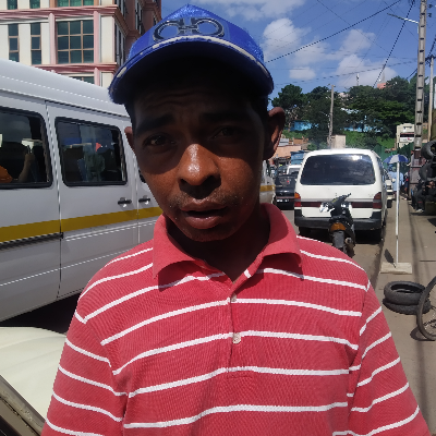Taxi Finder Madagascar, Chauffeur RASOANAIVO Arsène, 2603 TK