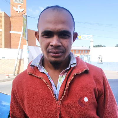 Taxi Finder Madagascar, Chauffeur RATSIMBARANDRIAMANANJARA Guy Armand, 5250 TBL