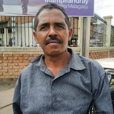 Taxi Finder Madagascar, Chauffeur RASOLONIRINA Désiré, 6143 TBK