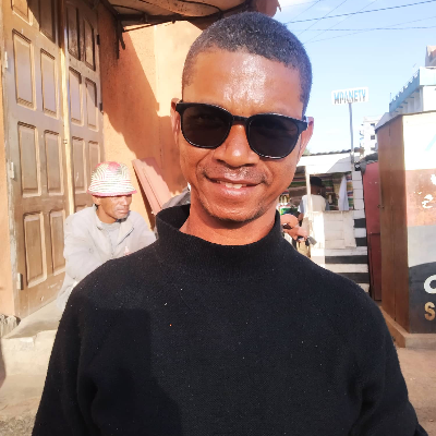 Taxi Finder Madagascar, Chauffeur SOLONIAINA Andrisoa Danny, 7663 TP
