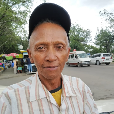 Taxi Finder Madagascar, Chauffeur RANAIVO Andrianiaina, 2989 TAC