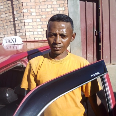 Taxi Finder Madagascar, Chauffeur RAMANANJAY Mitahimana Harison, 1608 FG