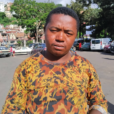 Taxi Finder Madagascar, Chauffeur RAZAFINDRAIBE Tsilavina, 8652 TS