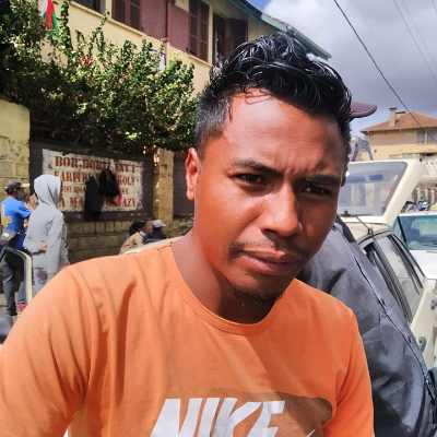 Taxi Finder Madagascar, Chauffeur RANDRIANAMBININA Tokiniaina, 4265 TP