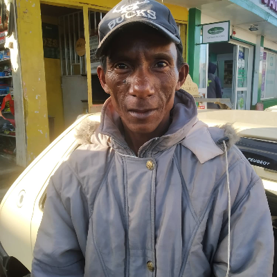 Taxi Finder Madagascar, Chauffeur RAKOTONIRINA Rolland, 8835 TU