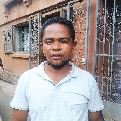 Taxi Finder Madagascar, Chauffeur RAKOTONIAINA Heritiana, 6108 TAB