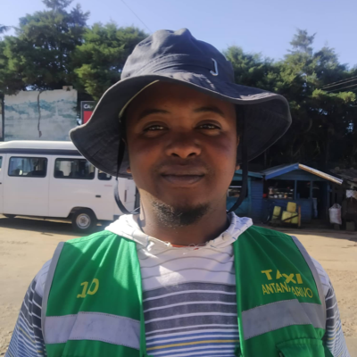Taxi Finder Madagascar, Chauffeur RAJAONARISON Hery Lalaina, 7887 TP