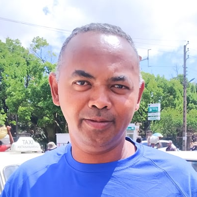 Taxi Finder Madagascar, Chauffeur ANDRIANANTENAINA Jul, 8514 TAB