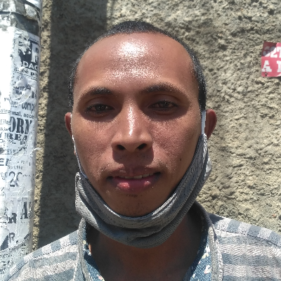 Taxi Finder Madagascar, Chauffeur Rafanomezantsoa Rinah, 4990 TAG