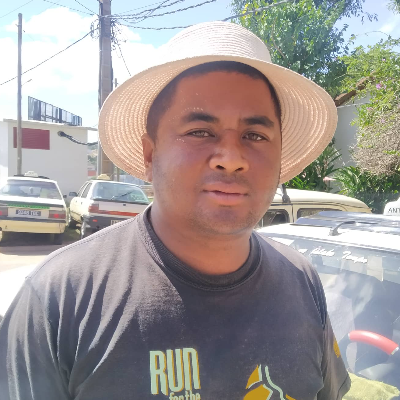 Taxi Finder Madagascar, Chauffeur RAKOTONIAINA Éric, 2511 TP