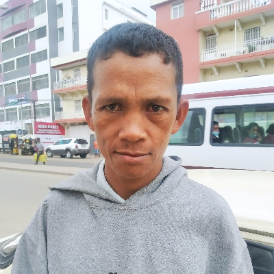 Taxi Finder Madagascar, Chauffeur RAFALIMANANARIVO Olivier, 4638 TAE