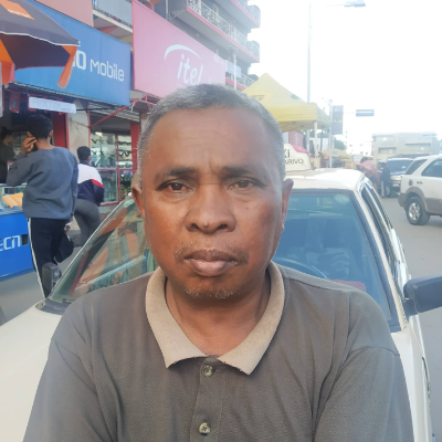 Taxi Finder Madagascar, Chauffeur RAKOTONIRINA Jules, 0835 TU