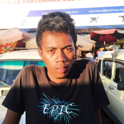 Taxi Finder Madagascar, Chauffeur ANDRIATSITOHAINA Kelitiana François Isaac, 3675 TAB