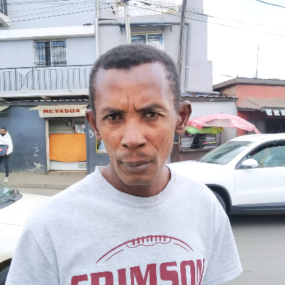 Taxi Finder Madagascar, Chauffeur RAKOTOMANANA Jean Louis, 8816 TS