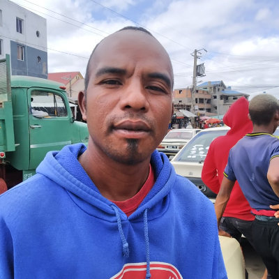 Taxi Finder Madagascar, Chauffeur RANDRIANANTENAINA Falimanana, 8705 TBB