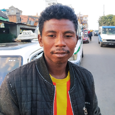 Taxi Finder Madagascar, Chauffeur RARIVOSON Nathanaël François, 2120 TAF