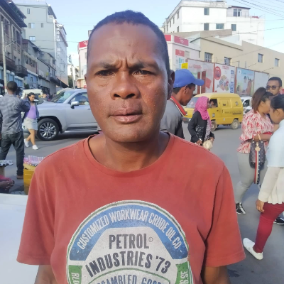 Taxi Finder Madagascar, Chauffeur RANDRIANARIVELO Bruno, 4251 TJ