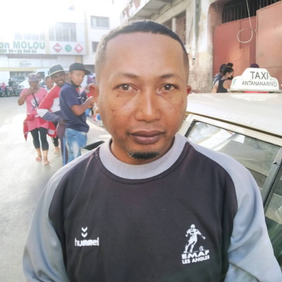 Taxi Finder Madagascar, Chauffeur RANAIVOMANANA H Heriniaina, 4265 TU