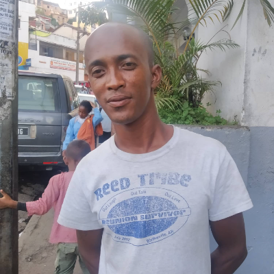 Taxi Finder Madagascar, Chauffeur RAMBELOZAFY Laurent Herman, 9502 TAM