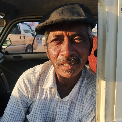 Taxi Finder Madagascar, Chauffeur RAKOTONIAINA Rolland, 5303 TV