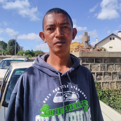 Taxi Finder Madagascar, Chauffeur ANDRIAMIZAKA feno  Alisoa, 0483TBE