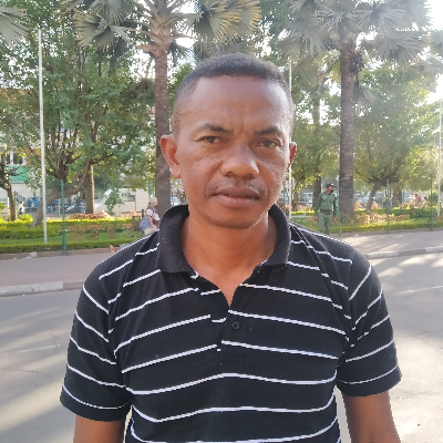 Taxi Finder Madagascar, Chauffeur RANDRIANARIVELO Éric, 0359 TBL