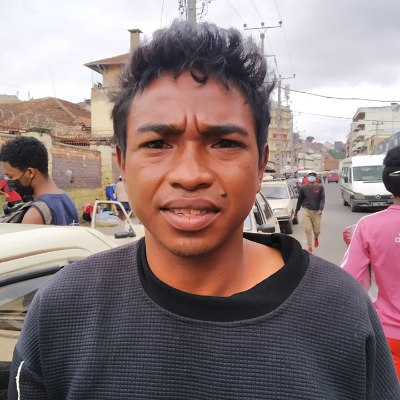 Taxi Finder Madagascar, Chauffeur ANDRIAMIZAKAMANANA Harilala, 2269 TR