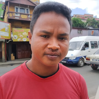 Taxi Finder Madagascar, Chauffeur RANDRIANANDRASANA Njara, 7669 TN