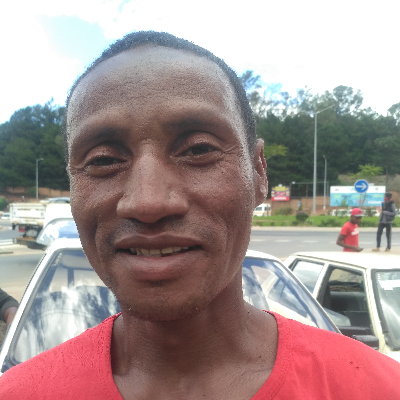 Taxi Finder Madagascar, Chauffeur Mr Riri, 2497 TS