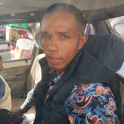 Taxi Finder Madagascar, Chauffeur SOLONIRINA Manitra, 3288 TU