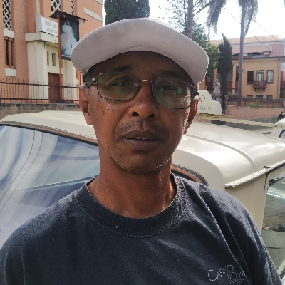 Taxi Finder Madagascar, Chauffeur RAFIDISON Nirina, 2627 TP
