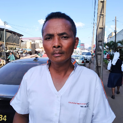 Taxi Finder Madagascar, Chauffeur RAKOTONIAINA Hery, 7516 TAB