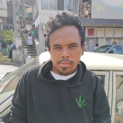 Taxi Finder Madagascar, Chauffeur RANDRIANARISON Tsila, 6583 TP