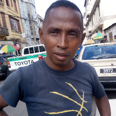 Taxi Finder Madagascar, Chauffeur RAJOELINA Ambinintsoa, 3972 TM