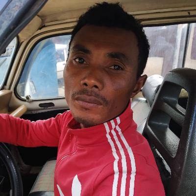 Taxi Finder Madagascar, Chauffeur RAZAFINDRAMANITRA Fanomezantsoa, 2275 TAA