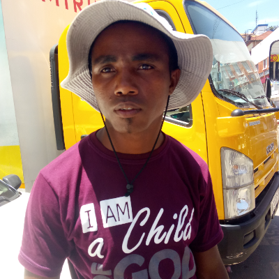 Taxi Finder Madagascar, Chauffeur RAVITARIVAO Nicolas, 5576 TU