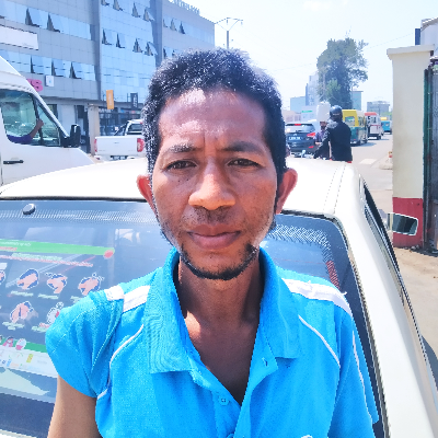 Taxi Finder Madagascar, Chauffeur RAKOTOMALALA Patrick, 9825 TAB