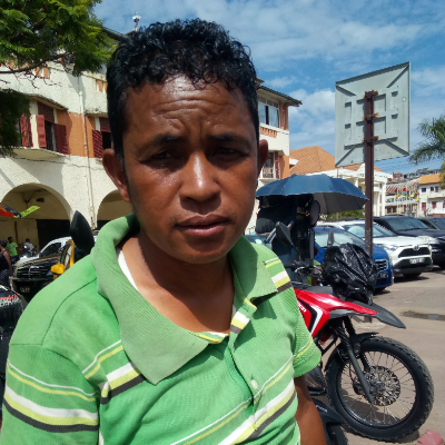 Taxi Finder Madagascar, Chauffeur ANDRIAMALALA JEAN ANSELME, 0542 TAC