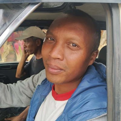 Taxi Finder Madagascar, Chauffeur RANDRIANARISON Jacques, 3346 TU