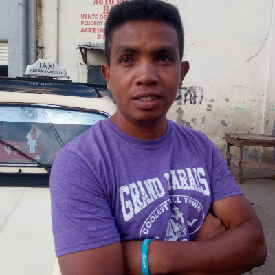Taxi Finder Madagascar, Chauffeur Mr LIVAHARISOA, 3329 TAB