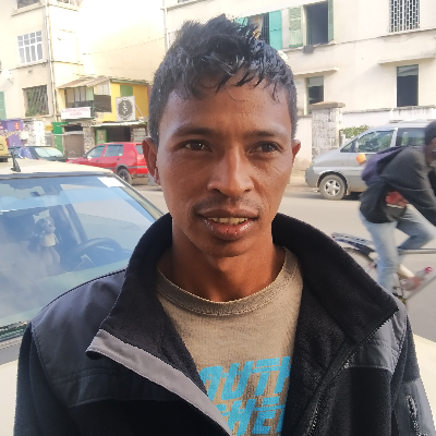 Taxi Finder Madagascar, Chauffeur RATSARAEFADAHY Robert, 2500 TAV