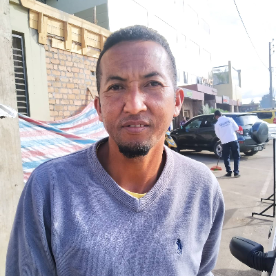 Taxi Finder Madagascar, Chauffeur RAHARIZAKA Herilalao, 0697 TP