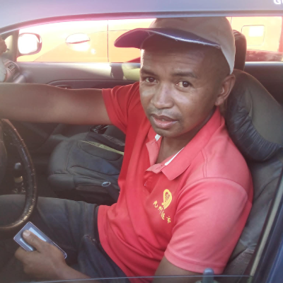 Taxi Finder Madagascar, Chauffeur RANDRIAMARO Andrianantenaina, 0782 FG