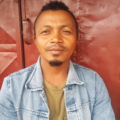 Taxi Finder Madagascar, Chauffeur Hajanirina Jean Pierre, 5474 TN