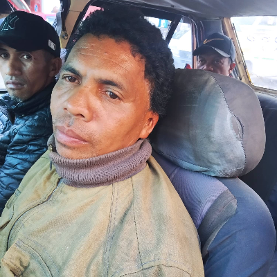 Taxi Finder Madagascar, Chauffeur RANDRIATSIMIALONA Tokiniaina Mahefatiana, 9566 TP