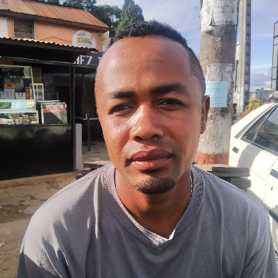Taxi Finder Madagascar, Chauffeur RASOLONIAINA Santatra Nicolas, 3146 TBF